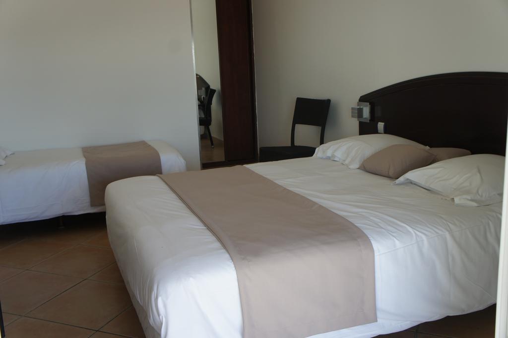 Agay Beach Hotel Saint-Raphaël Δωμάτιο φωτογραφία